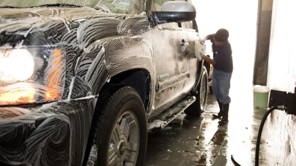 car-service-washing-car
