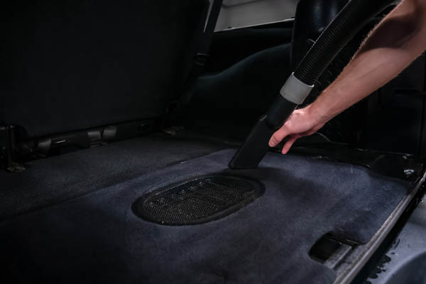 trunks-with-vacumn-cleaning